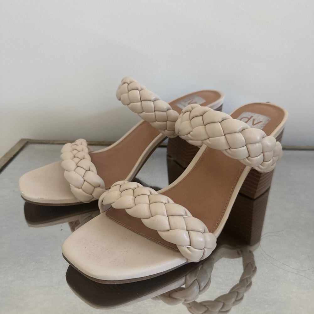 Dolce Vita DV Tessa braided strap block heel
sandal size 10 cream ivory